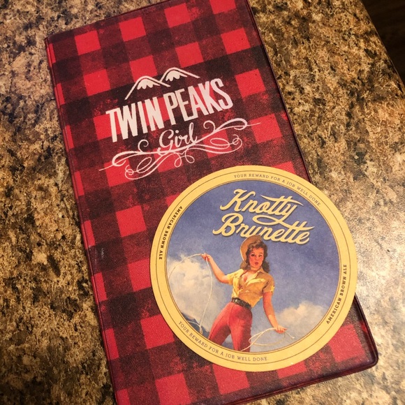 Twin Peaks Girl Lumber Jill Buffalo Plaid book - Picture 2 of 3